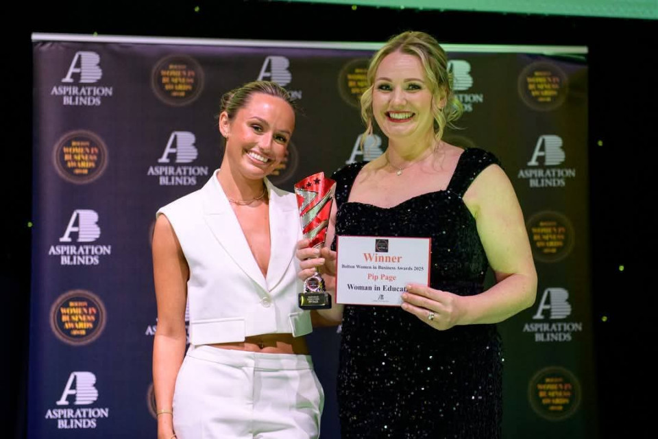 University of Greater Manchester Paramedic Science lecturer’s pride after winning top award