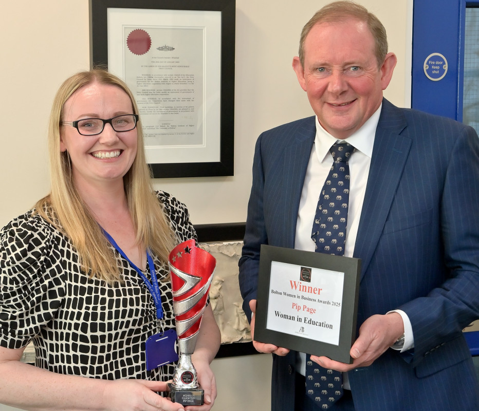 University of Greater Manchester Paramedic Science lecturer’s pride after winning top award